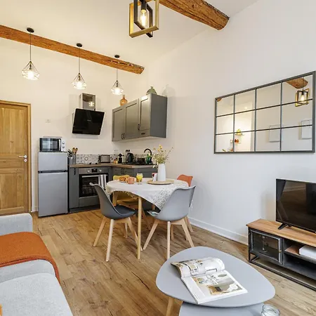 Old Town Superb New Flat, For 3, Ac, Wi-fi Apartment Antibes