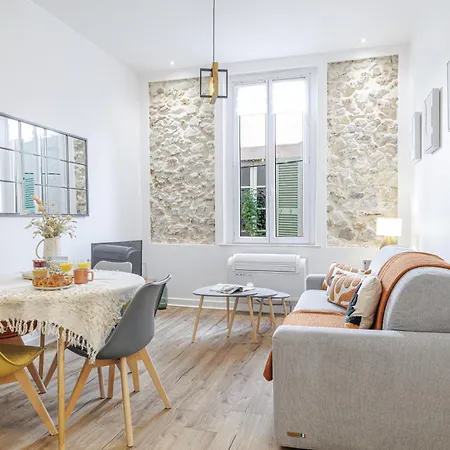 Old Town Superb New Flat, For 3, Ac, Wi-fi Apartment *